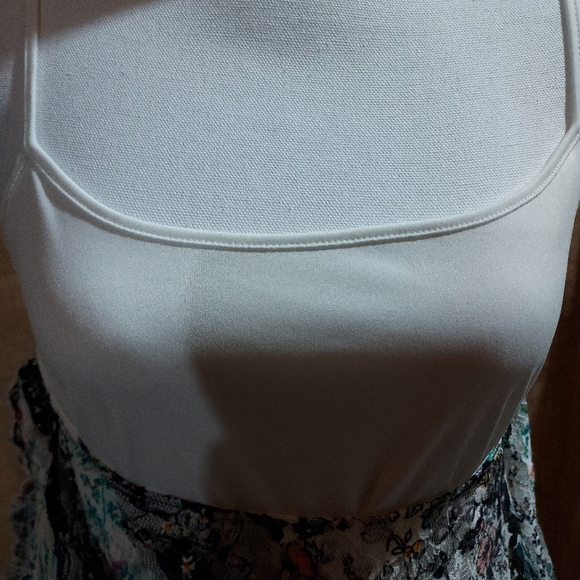 Belle Sky Large long cut sleeve Maxi Dress. Floral - Picture 6 of 6